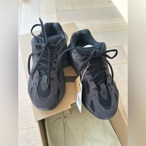 Brand new with tags Yeezy 700 triple black size 5.5 men's 7 women